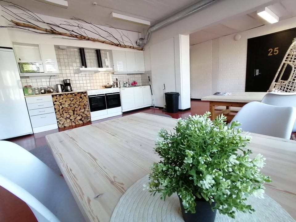 Mini-fridge, microwave, stovetop, coffee/tea maker