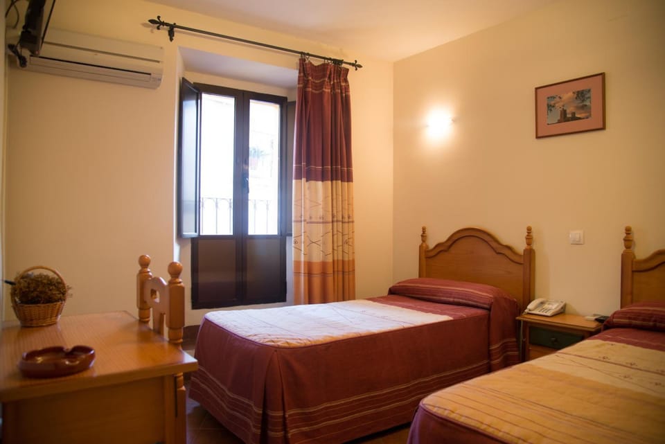 Desk, free cribs/infant beds, rollaway beds, free WiFi