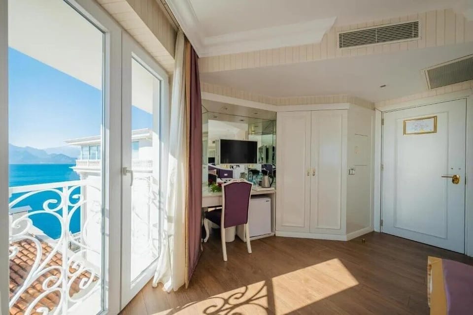 Standard Double or Twin Room | Premium bedding, minibar (some free items), in-room safe