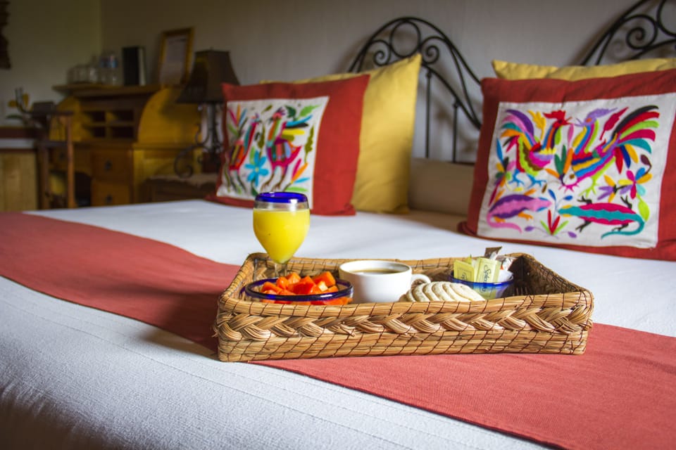 Standard Room, 1 King Bed, Fireplace, Garden View (Alcatraz) | Room service - dining