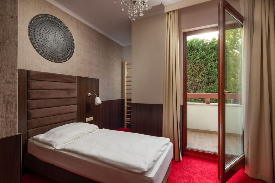 Standard Single Room | Premium bedding, minibar, in-room safe, desk