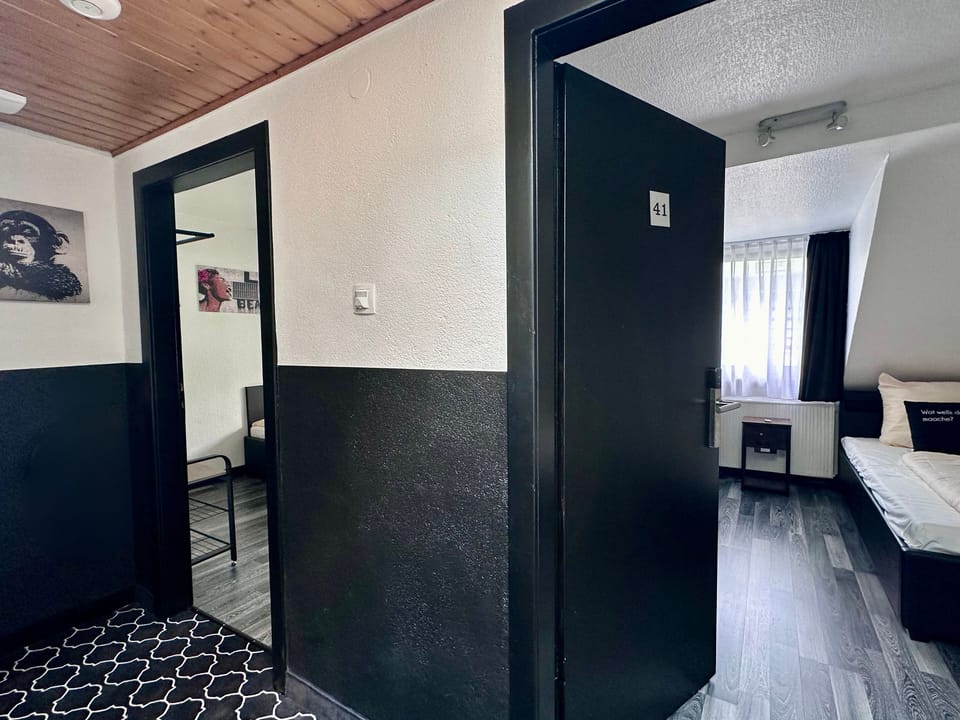 Upper Floor Apartment | Hypo-allergenic bedding, individually decorated, individually furnished