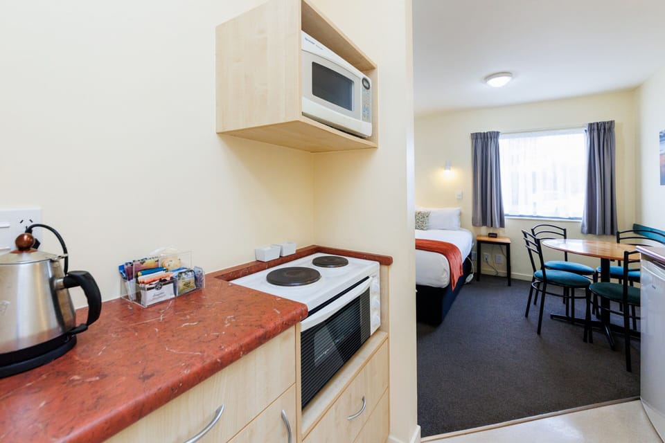 Standard Suite, 1 Bedroom, Non Smoking, Kitchen | Premium bedding, desk, laptop workspace, blackout drapes
