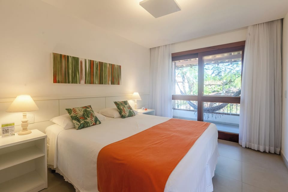 Superior Room | Hypo-allergenic bedding, minibar, in-room safe, bed sheets