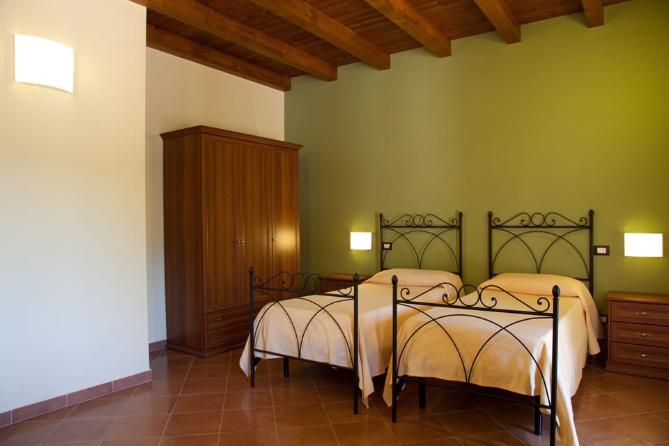 Double Room, Private Bathroom | Desk, blackout drapes, soundproofing, WiFi (surcharge)