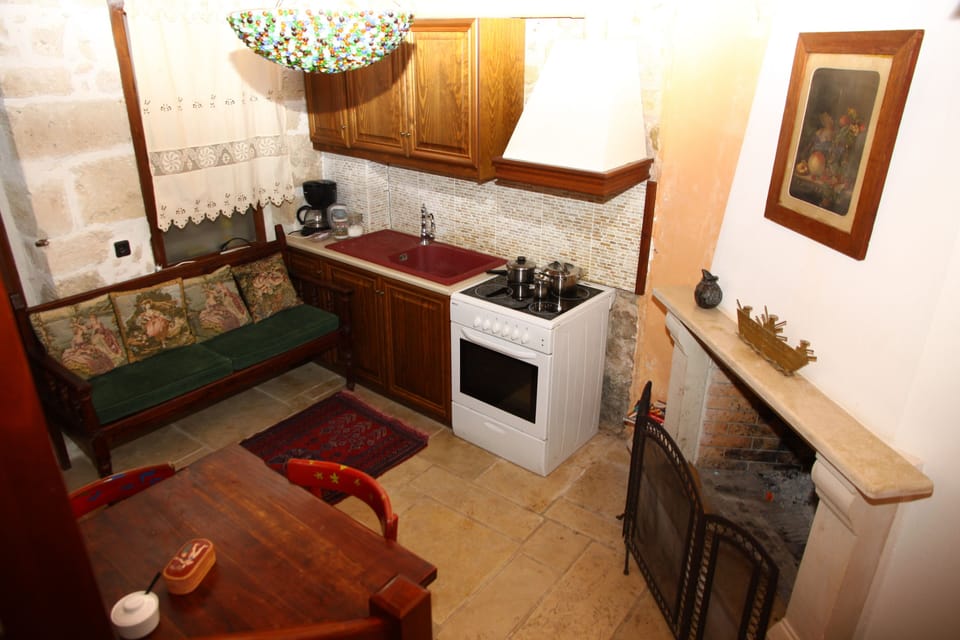 Sofia House (maisonette) | Private kitchen | Coffee/tea maker, electric kettle, dining tables