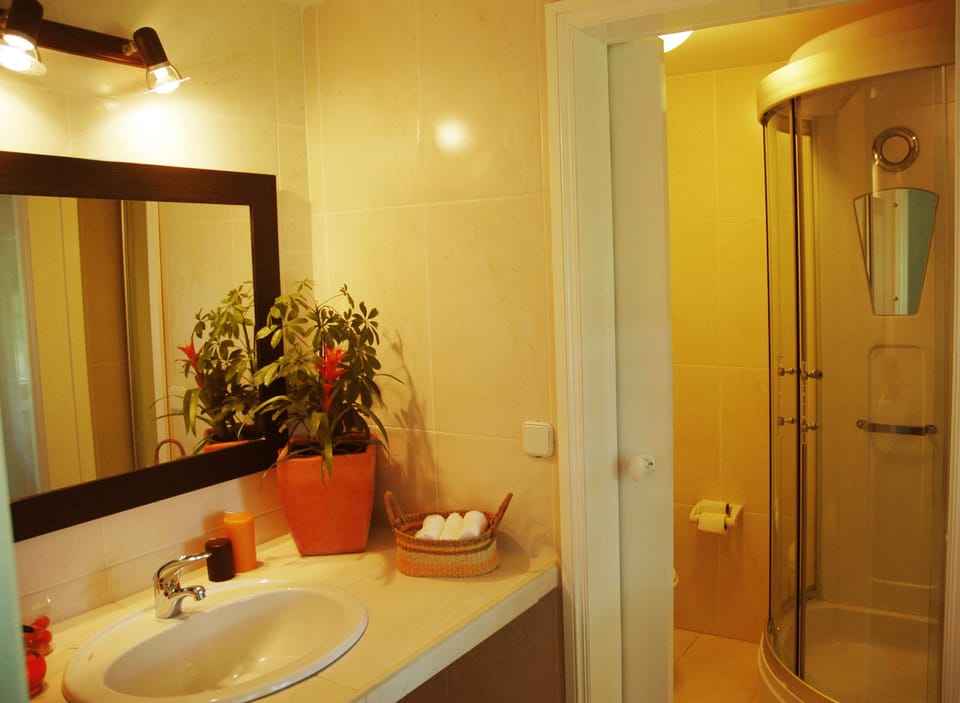 4 bedrooms, minibar, individually decorated, individually furnished