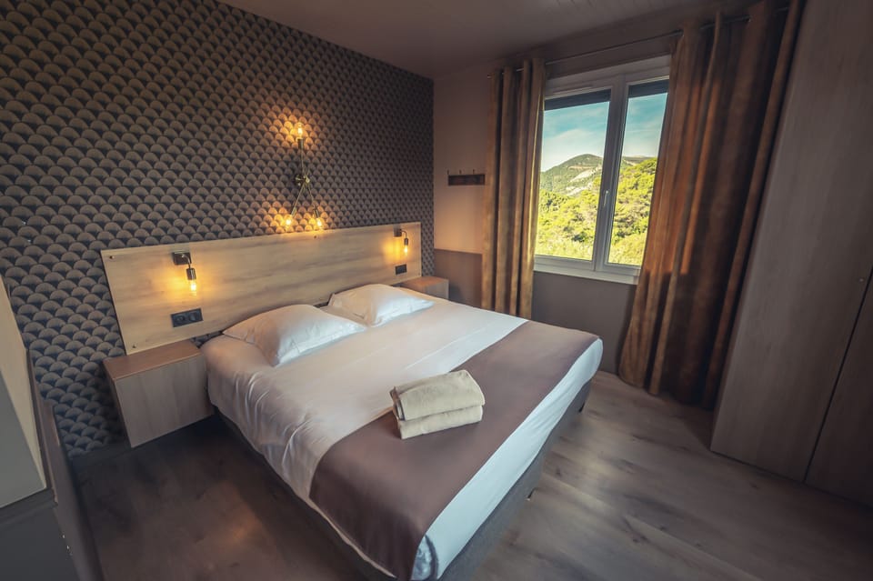 Panoramic Room, Park View | Premium bedding, minibar, in-room safe, desk