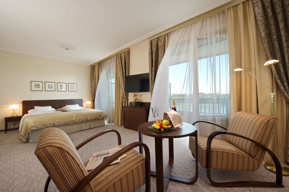 1 bedroom, premium bedding, Select Comfort beds, minibar