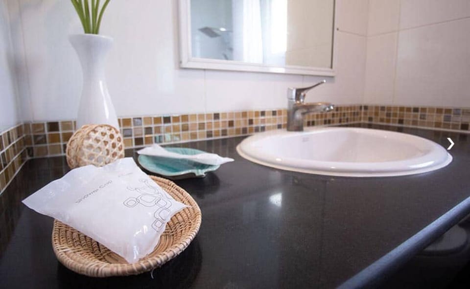 Bathroom sink