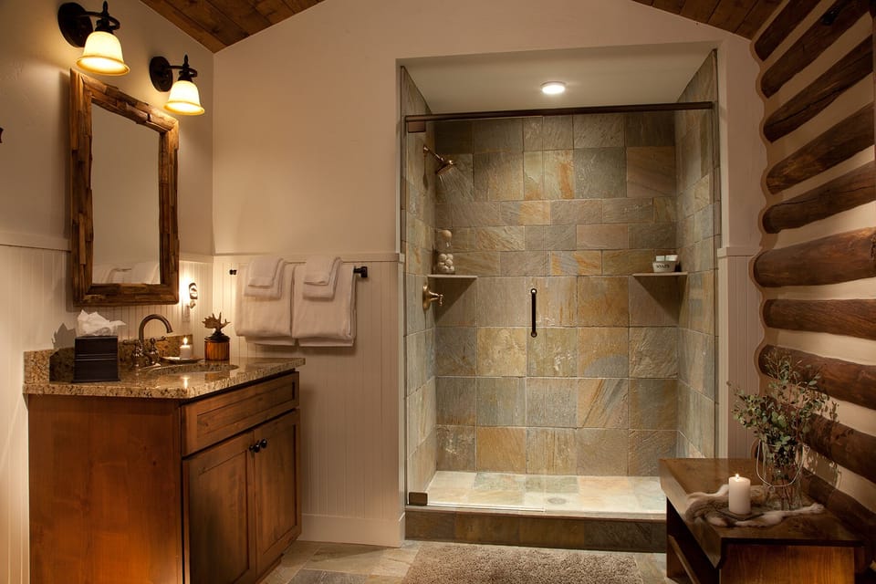 Cabin, Connecting Rooms (Bison and Jade) | Bathroom
