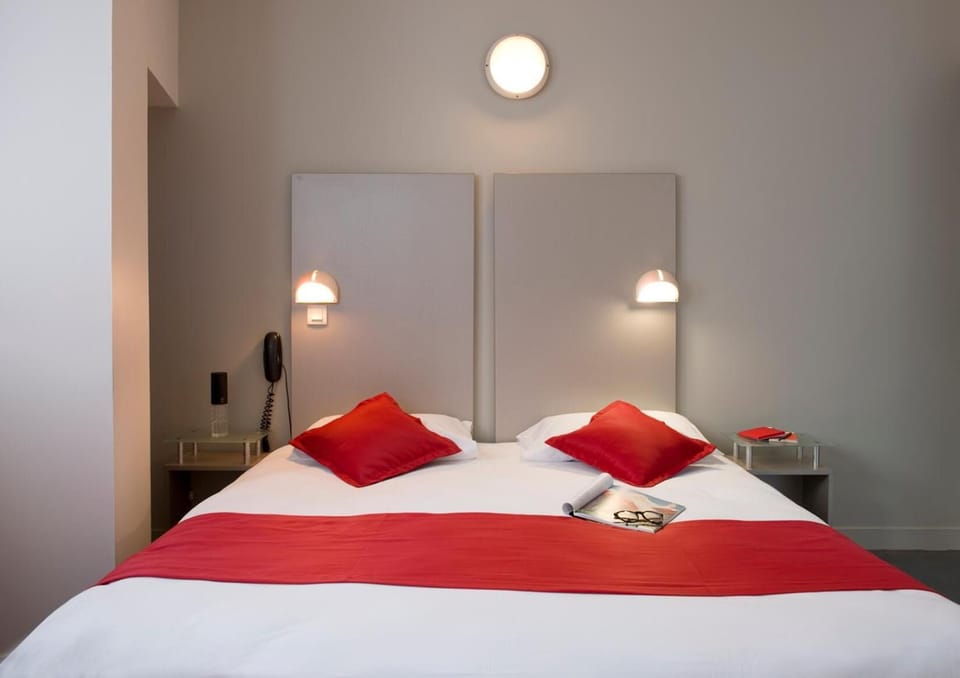 Comfort Double Room | Premium bedding, desk, blackout drapes, free WiFi