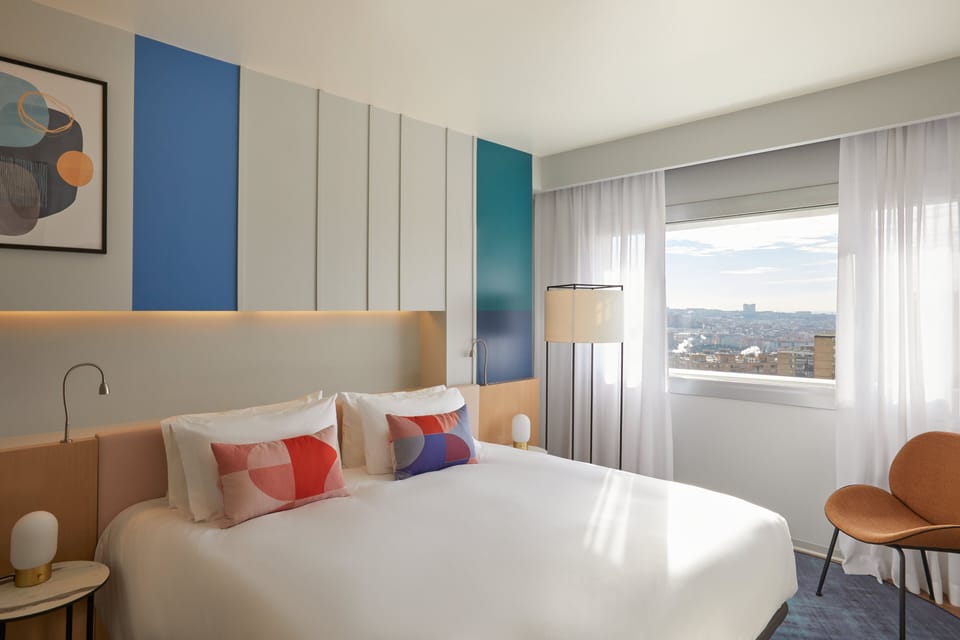 Suite, 1 Twin Bed (Madrid) | Premium bedding, in-room safe, desk, laptop workspace