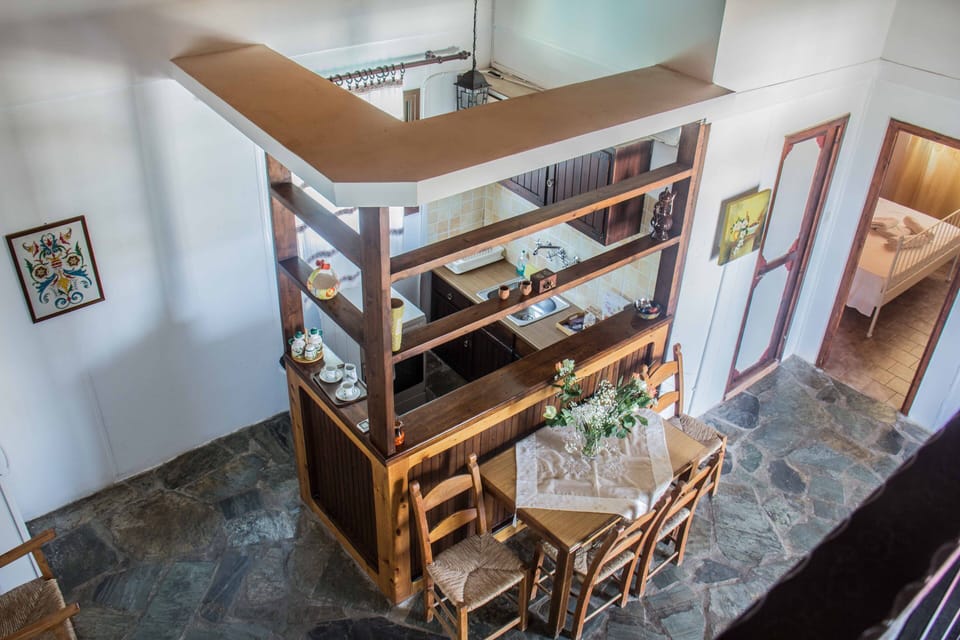 Premium Apartment | Private kitchen | Coffee/tea maker, stovetop, electric kettle, toaster