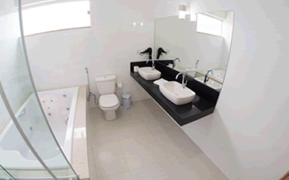 Presidential Suite, 1 Bedroom | Bathroom | Free toiletries, towels
