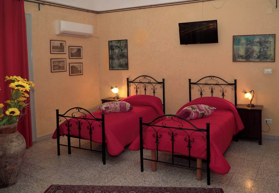 Quadruple Room | Free WiFi, bed sheets