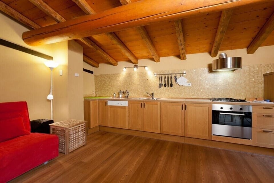 Apartment, 2 Bedrooms (6 Adults) | Private kitchen | Full-size fridge, oven, highchair, cookware/dishes/utensils