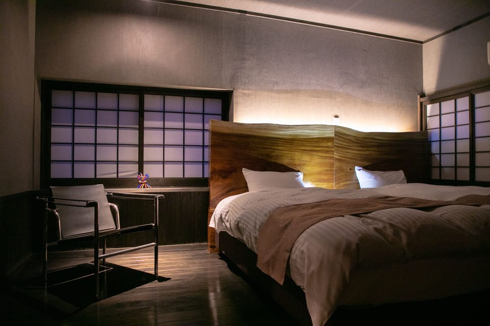 In-room safe, WiFi (free)