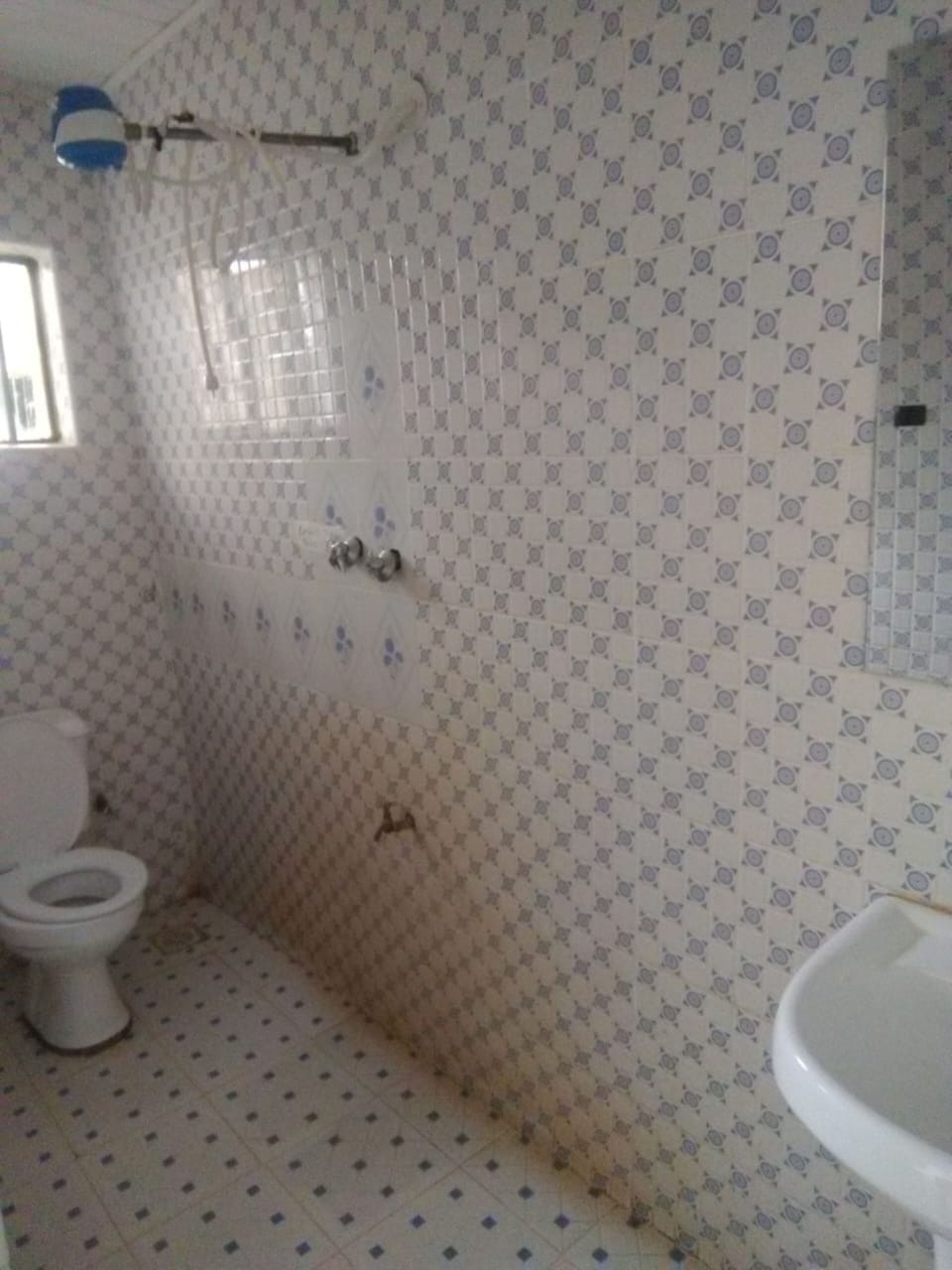 Standard Room | Bathroom | Shower, free toiletries, slippers, towels
