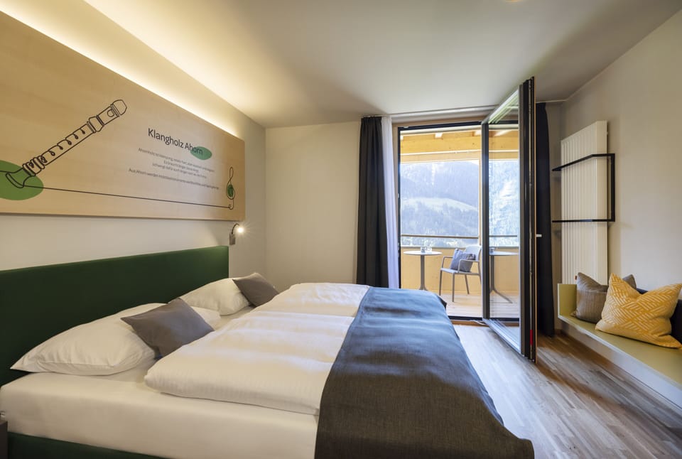 In-room safe, desk, laptop workspace, free WiFi