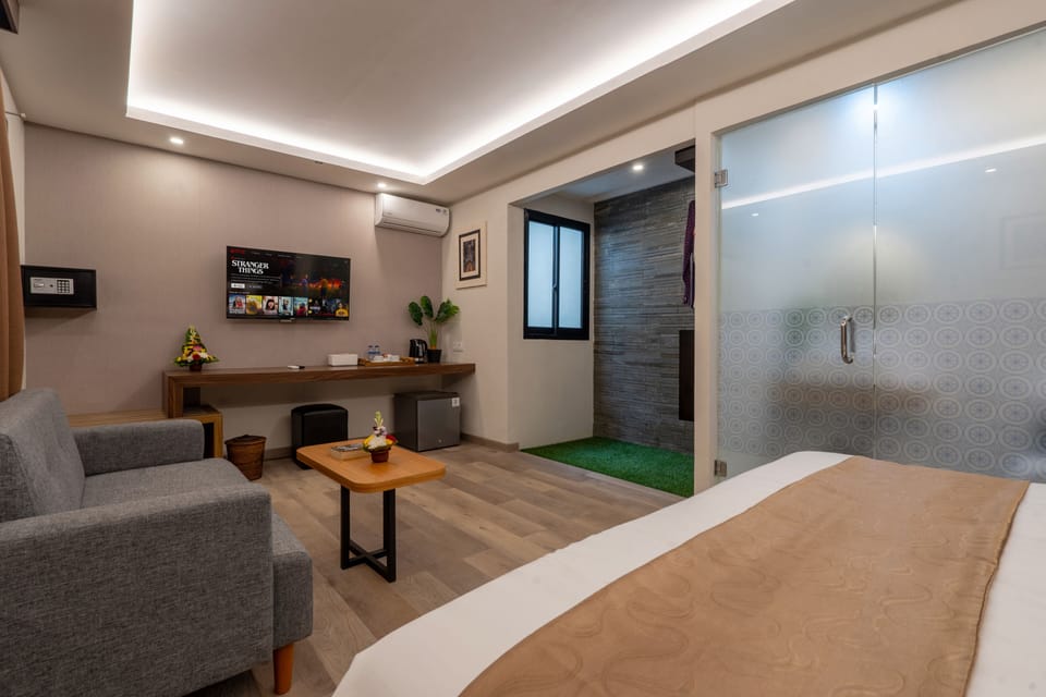 Family Room | In-room safe, free WiFi, bed sheets