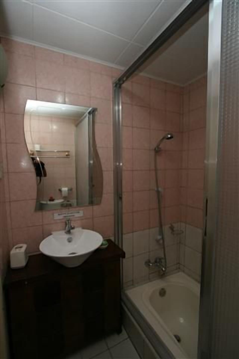 Shower, free toiletries, towels, soap