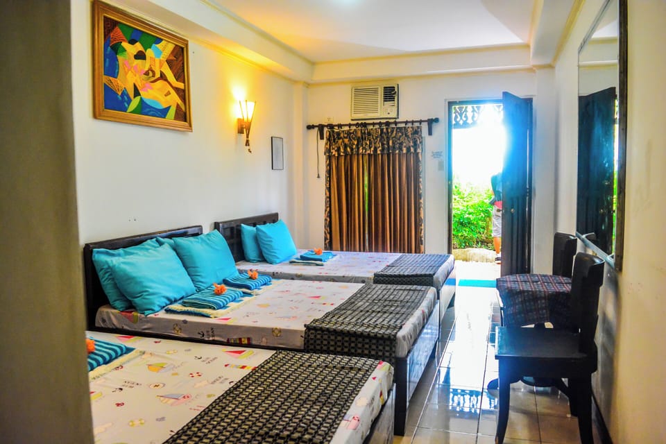 Family Room | Individually decorated, individually furnished, bed sheets