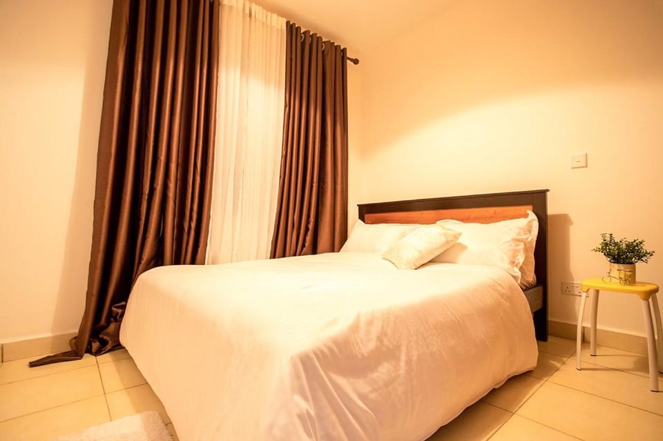 Apartment, 3 Bedrooms | Laptop workspace, blackout drapes, free WiFi, bed sheets