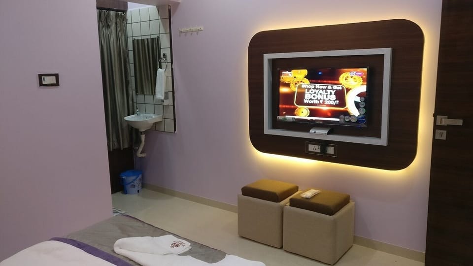 1 bedroom, blackout drapes, soundproofing, free WiFi