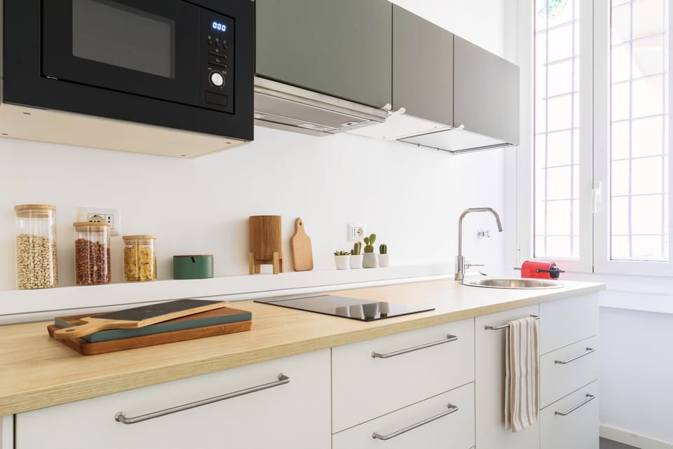 Apartment, 1 Bedroom | Private kitchen | Full-size fridge, microwave, oven, stovetop