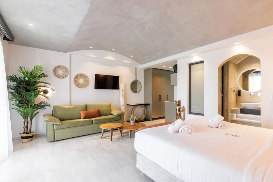 Superior Suite, Garden View | 1 bedroom, premium bedding, in-room safe, soundproofing