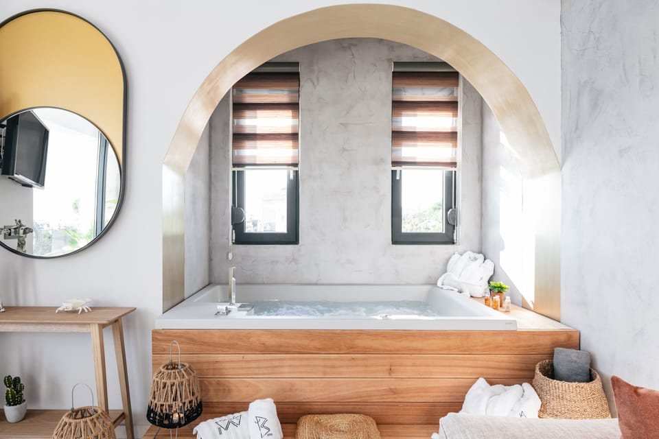 Duplex Suite Sea View Indoor Jacuzzi | Private spa tub