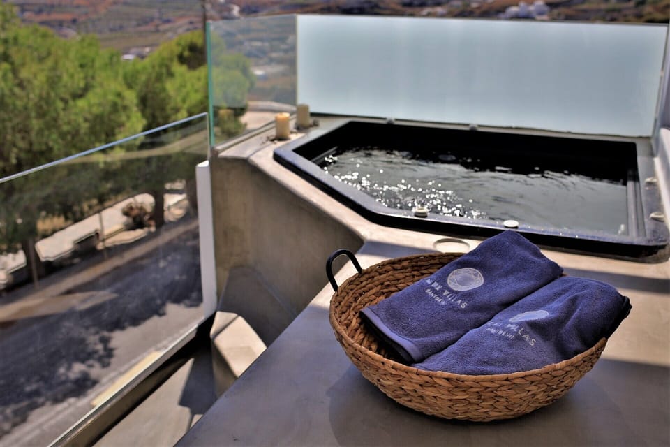 Private spa tub