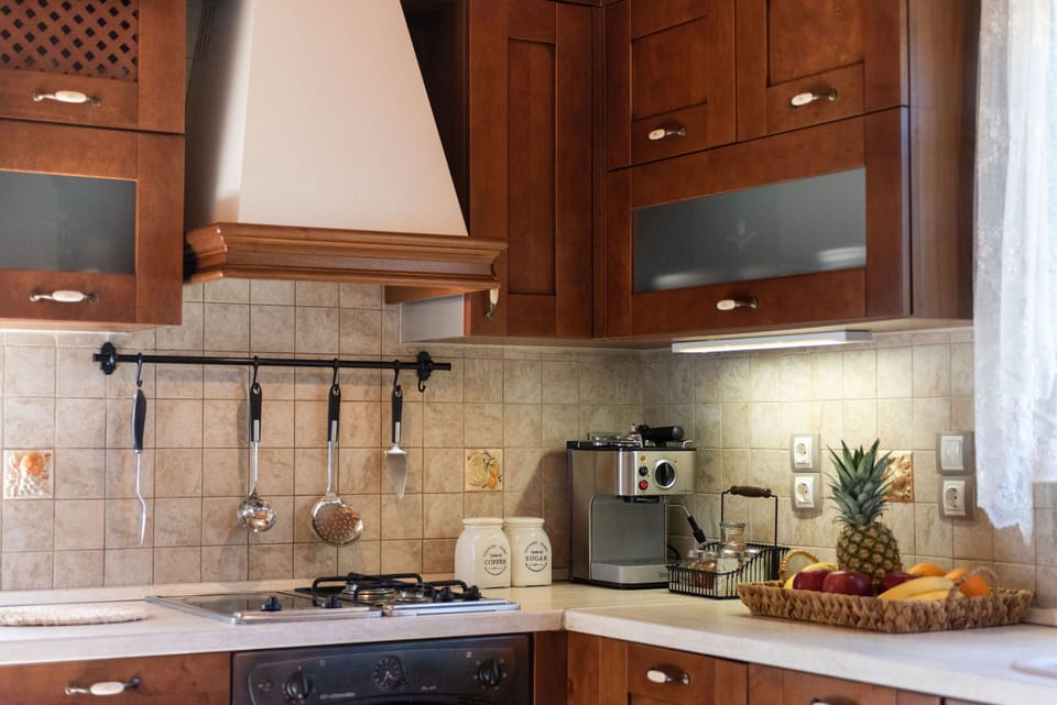 Family House | Private kitchen | Fridge, oven, stovetop, dishwasher