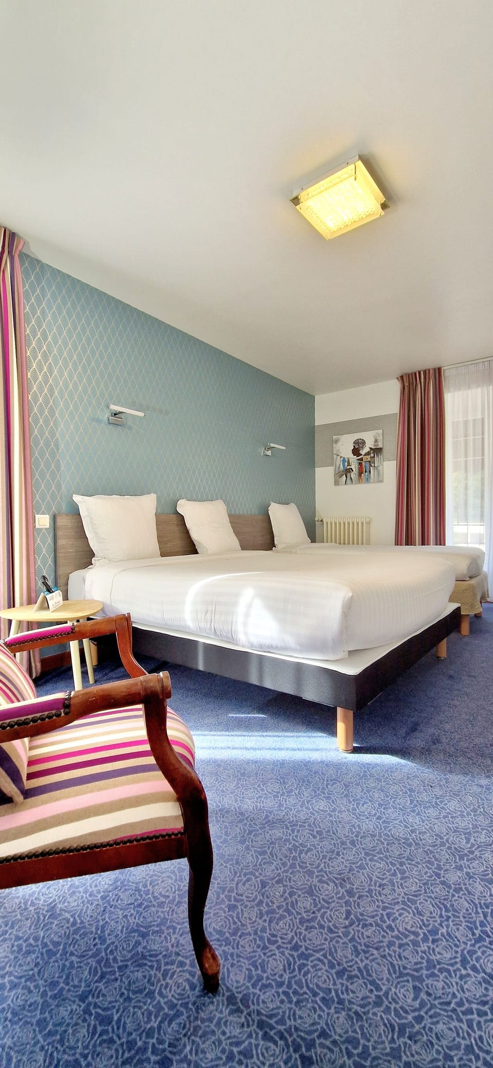 Premium bedding, desk, soundproofing, free WiFi