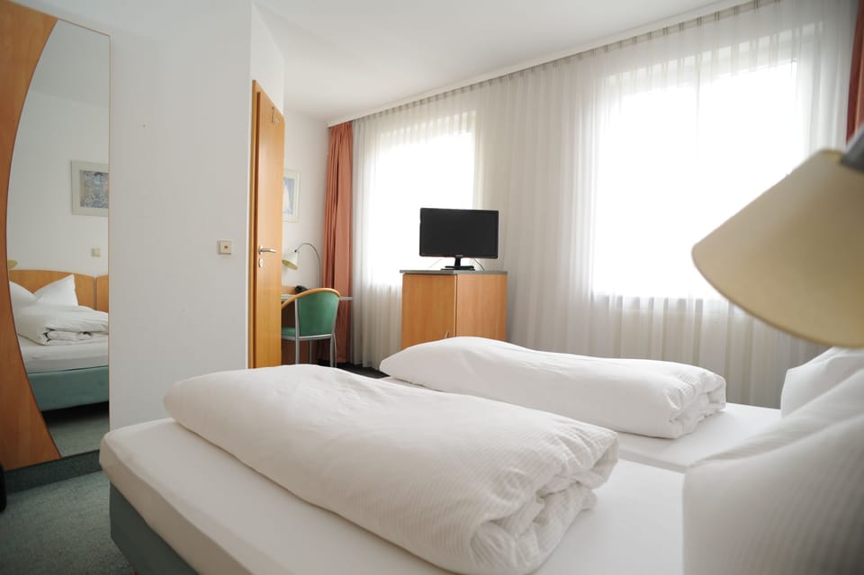 Double Room | Minibar, desk, laptop workspace, free WiFi
