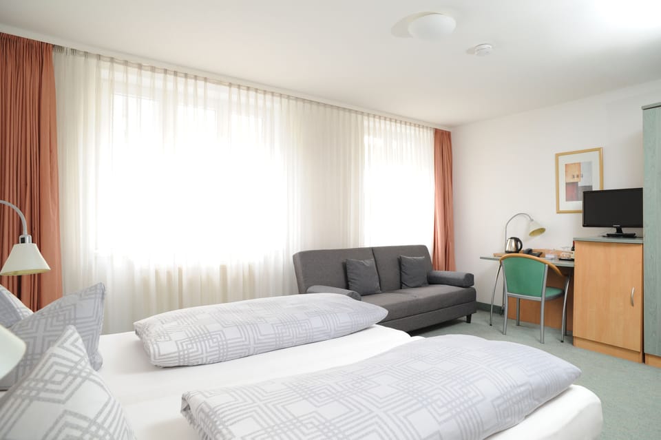 Double Room | Minibar, desk, laptop workspace, free WiFi