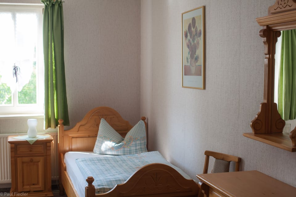 Classic Single Room | Individually decorated, bed sheets