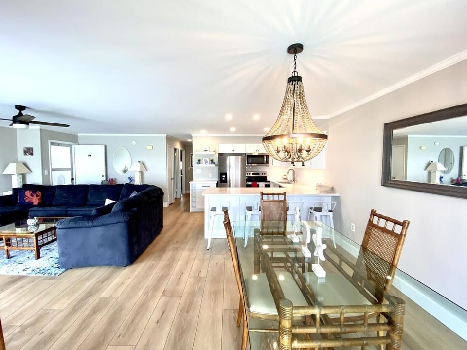 Condo, 2 Bedrooms | Dining
