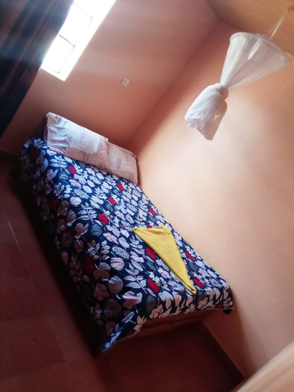 Standard Double Room | Desk, bed sheets