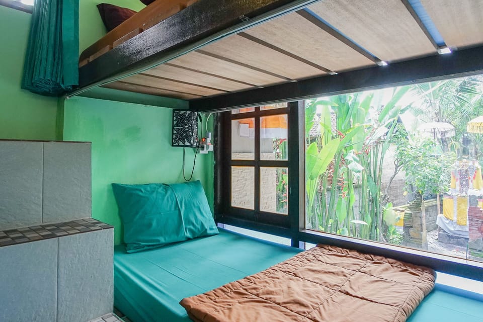 Standard 4-Bed Mixed Dormitory Room | WiFi (free), bed sheets