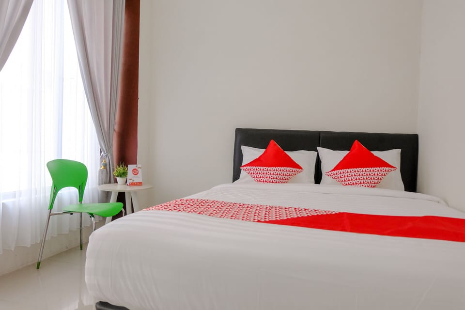 Standard Double Room | Free WiFi, bed sheets