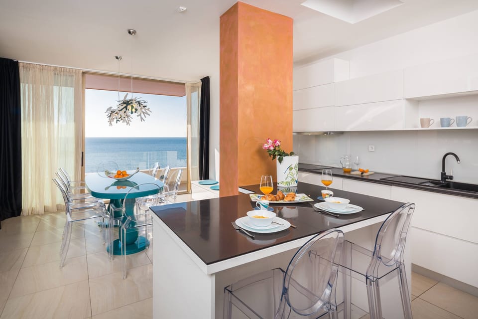 Villa, 5 Bedrooms | Private kitchen | Fridge, microwave, oven, stovetop