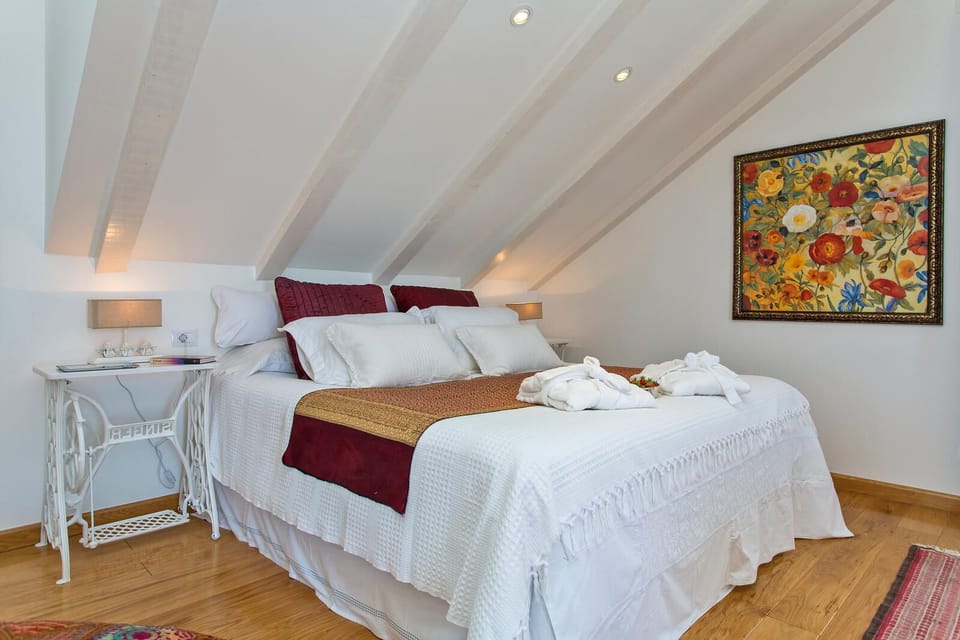 Luxury Villa, Private Pool | 7 bedrooms, in-room safe, individually decorated, individually furnished