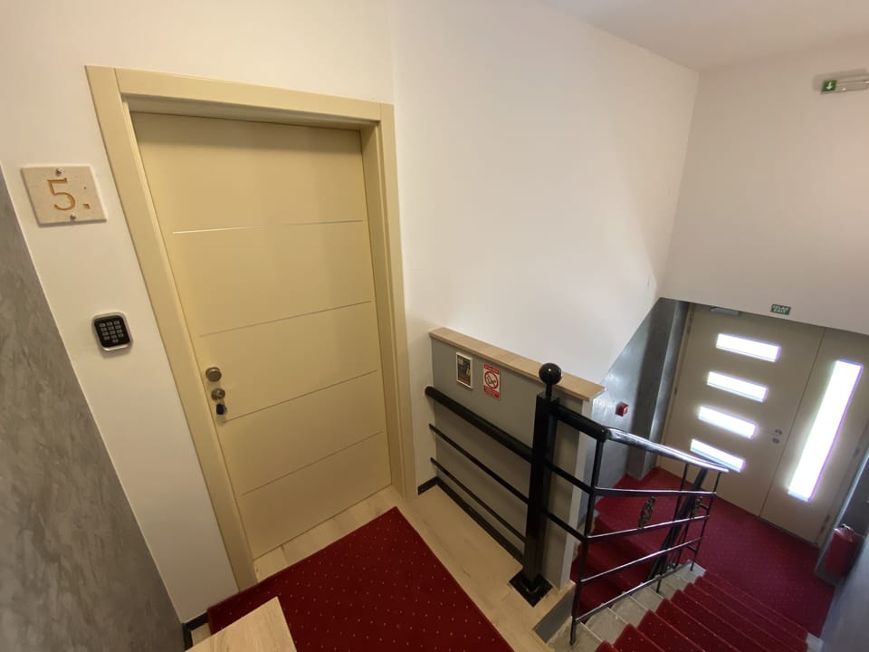 Handrails in stairways