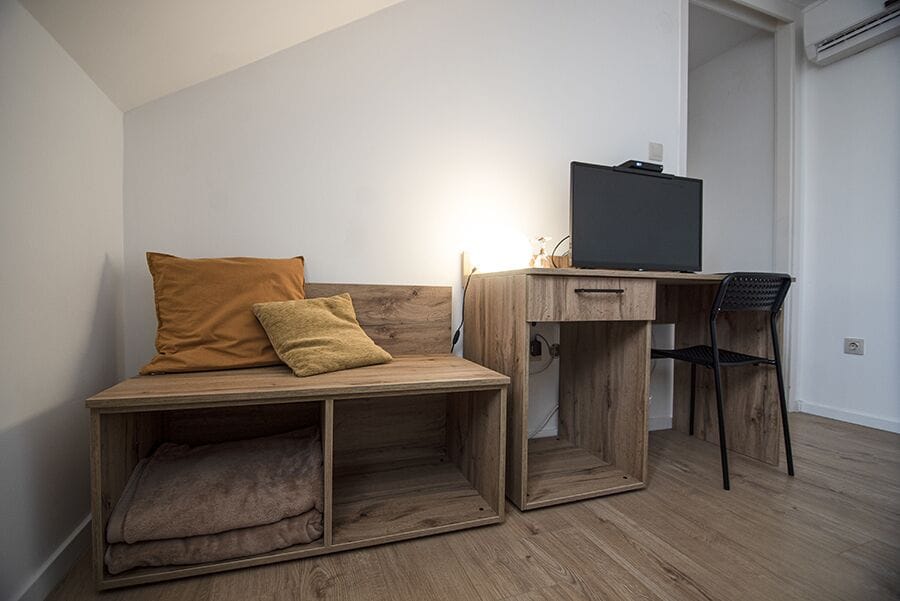 Double Room, Private Bathroom | Individually decorated, individually furnished, desk, soundproofing