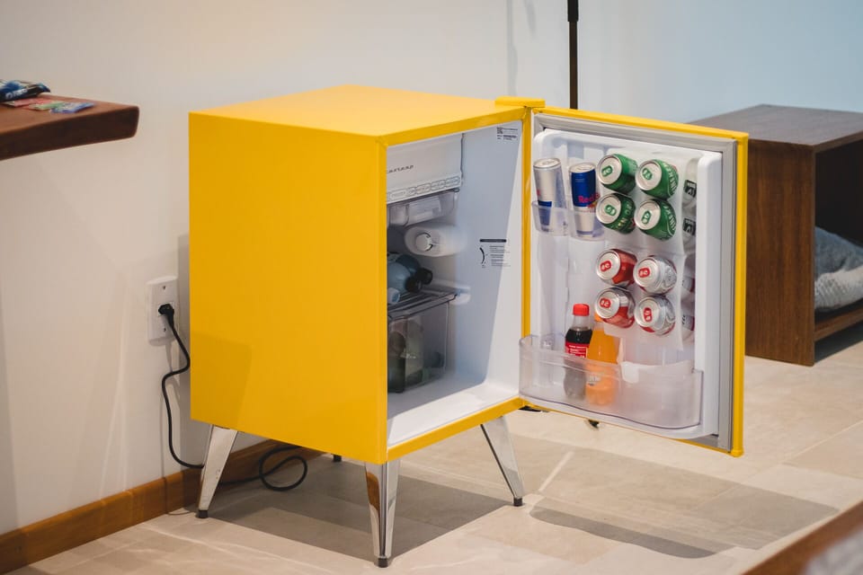 Deluxe Room | Mini-refrigerator