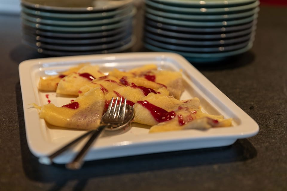 Daily buffet breakfast for a fee