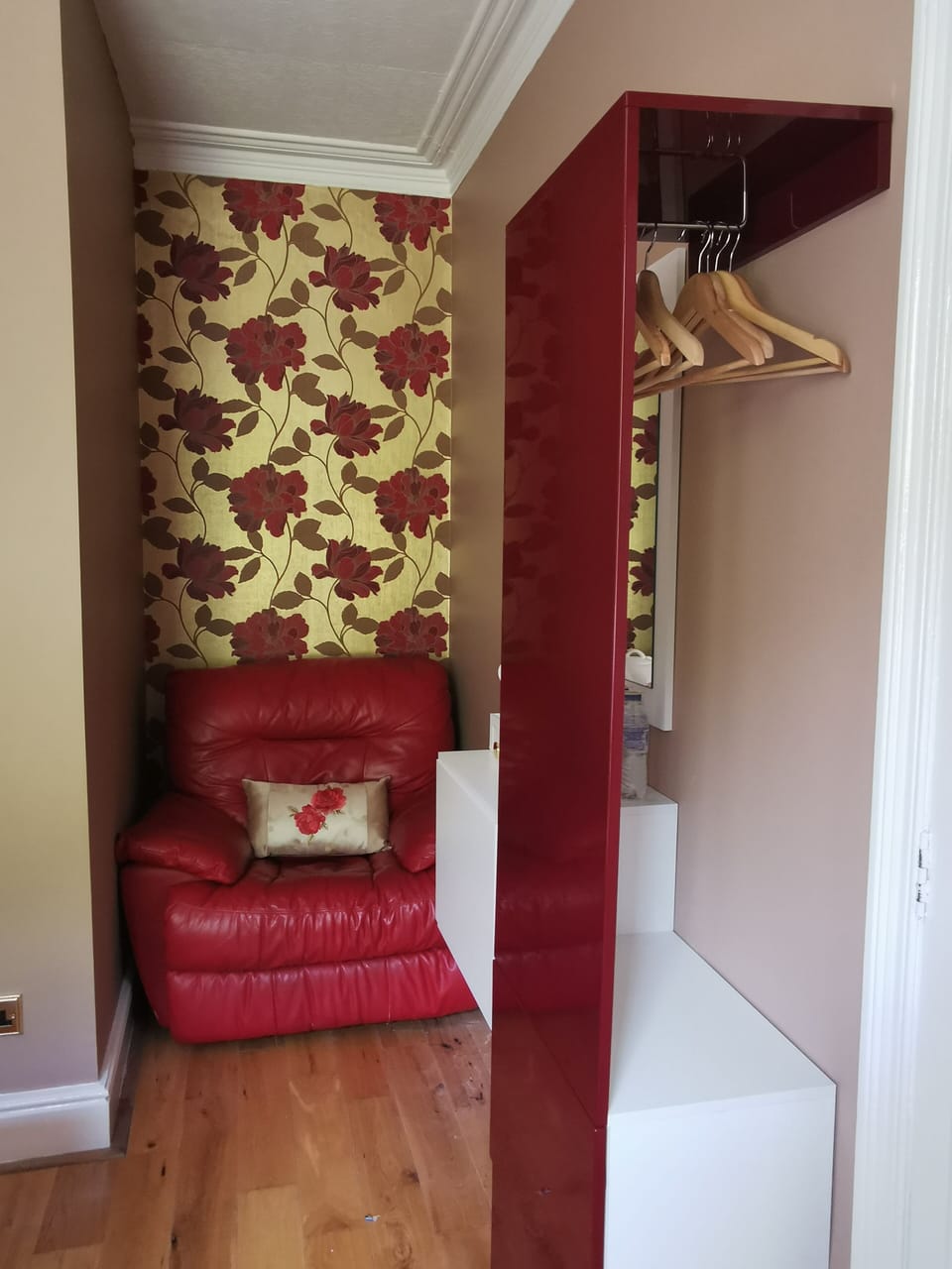 Comfort Double Room, 1 King Bed | Blackout drapes, iron/ironing board, free WiFi, bed sheets
