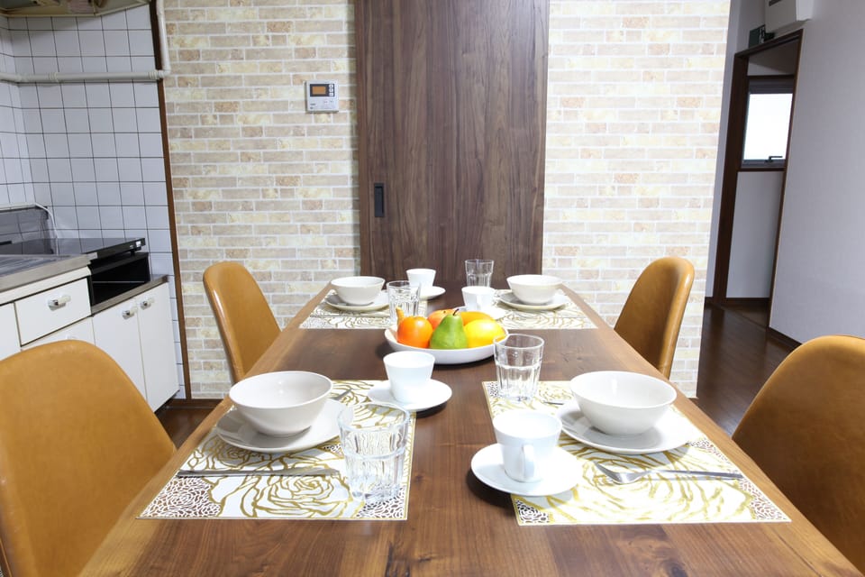 Private Vacation Home | In-room dining